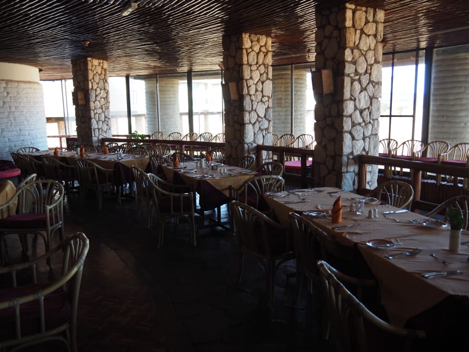 Gastro Salt Lick Safari Lodge