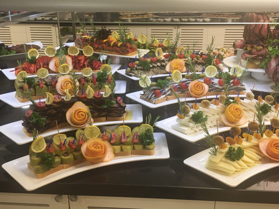 Ein Teil des leckeren Vorspeisen Buffets  Palm World Side Resort & Spa
