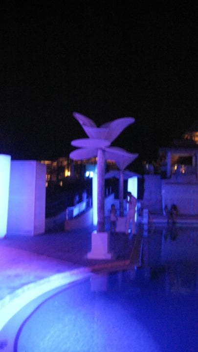 Pamfilya in White (Party) ROBINSON PAMFILYA