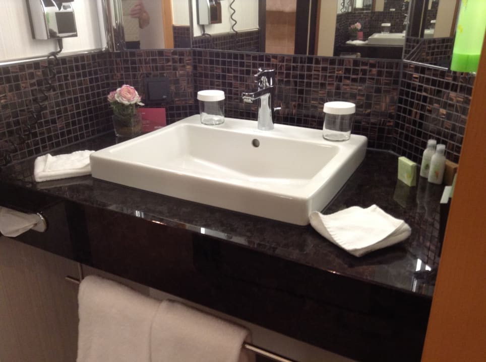 Zimmer Mövenpick Hotel Nürnberg Airport