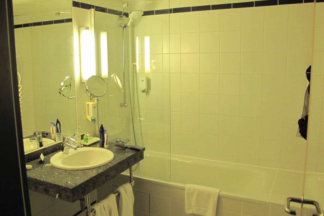 Geräumiges, schönes Bad NH München Airport