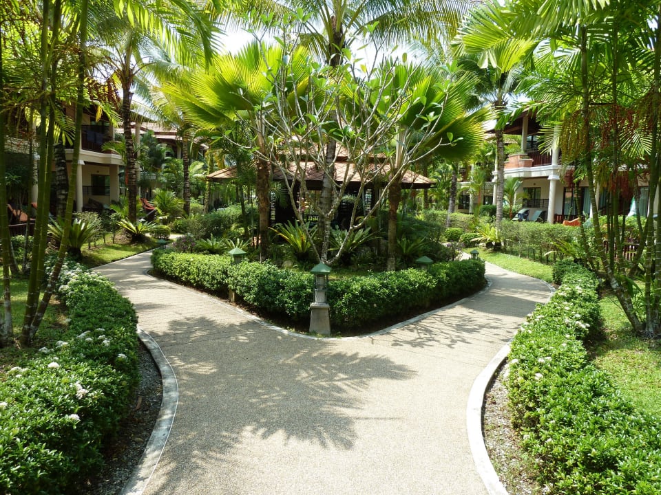 Sehr schöne Gartenanlage immer sauber und gepflegt Khao Lak Bayfront Resort