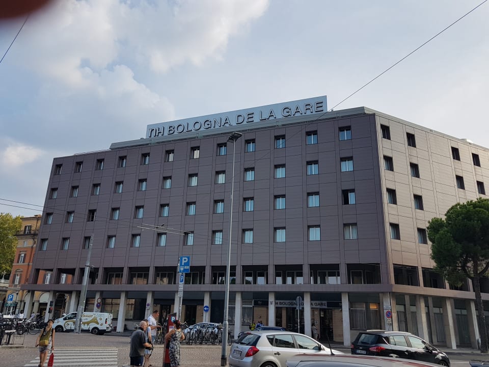 Außenansicht NH Bologna de la Gare