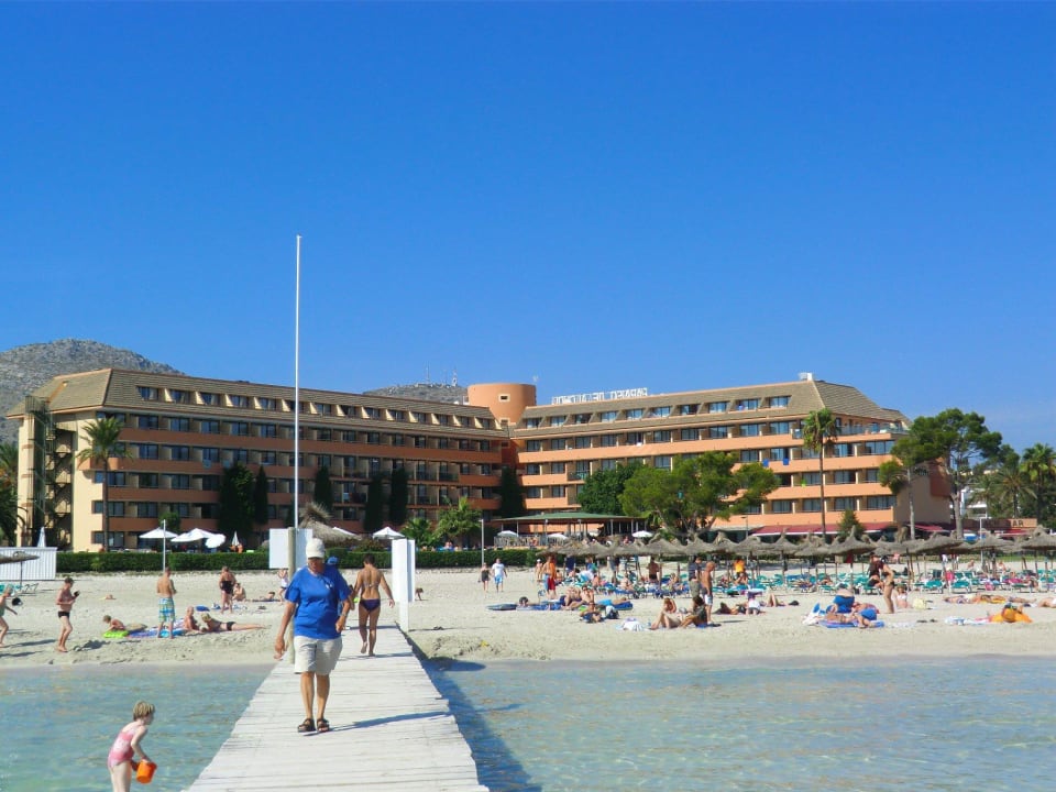 Blick vom Steg im Meer Aparthotel Paraiso De Alcudia