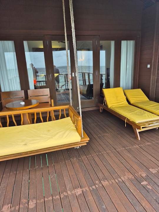 Zimmer Medhufushi Island Resort