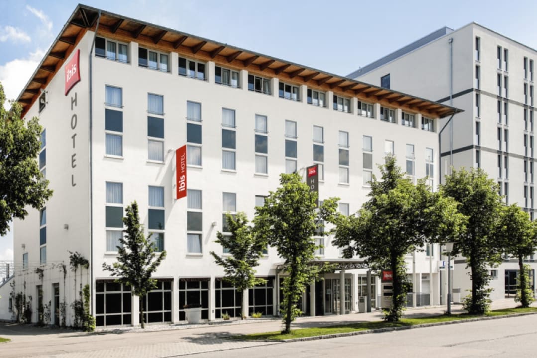 Außenansicht Hotel Ibis München Garching
