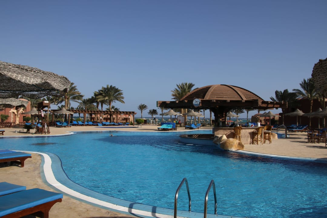 Blick auf den Nebenpool Swisstouch Oriental Resort Marsa Alam