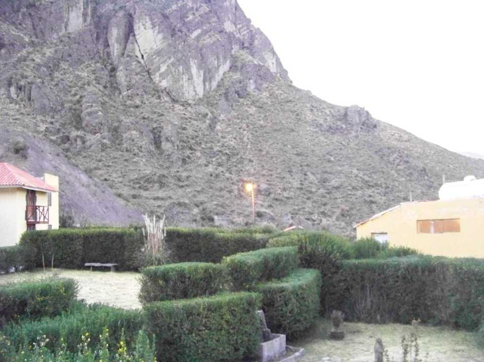 Vor dem Hotel Inkari Eco Lodge Hotel