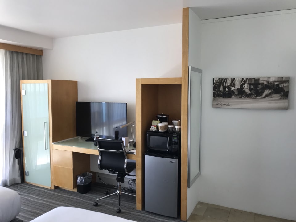 Zimmer Grand Naniloa Hotel, a Doubletree by Hilton