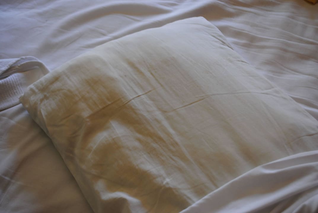 Schimmel überall sogar auf dem Kopfkissen Grand Yazici Club Marmaris Palace