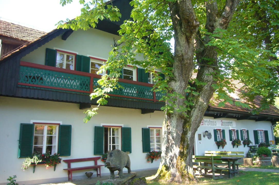 Haupthaus - Eingang Wirtshaus Jagawirt
