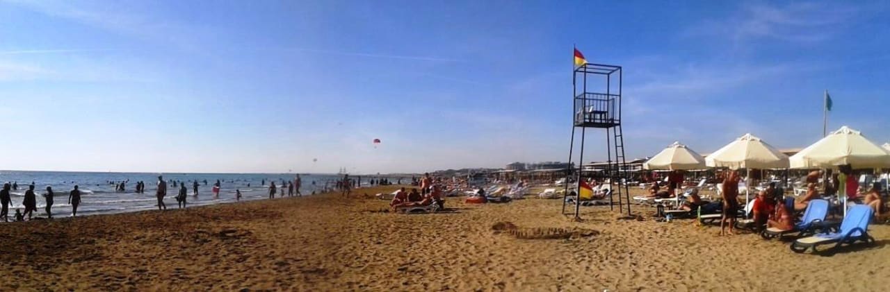 Strand - auch im Oktober voll! Sentido Trendy Verbena Beach