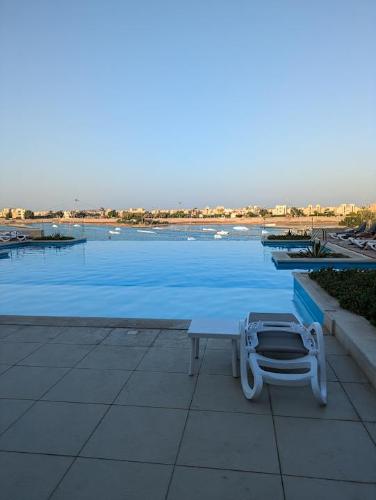 Pool Creek Hotel and Residences El Gouna
