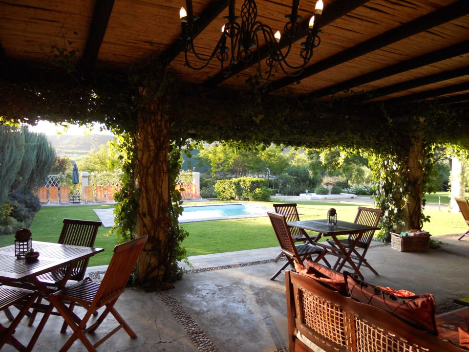 Blick auf die Terrasse Guesthouse The Thorntree Country House