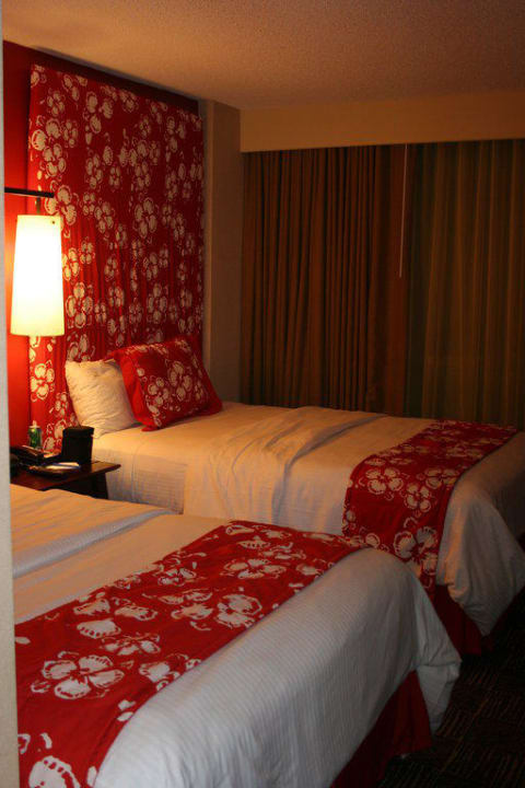 Doppelzimmer mit 2 Queen Beds Hotel Aston Waikiki Beach