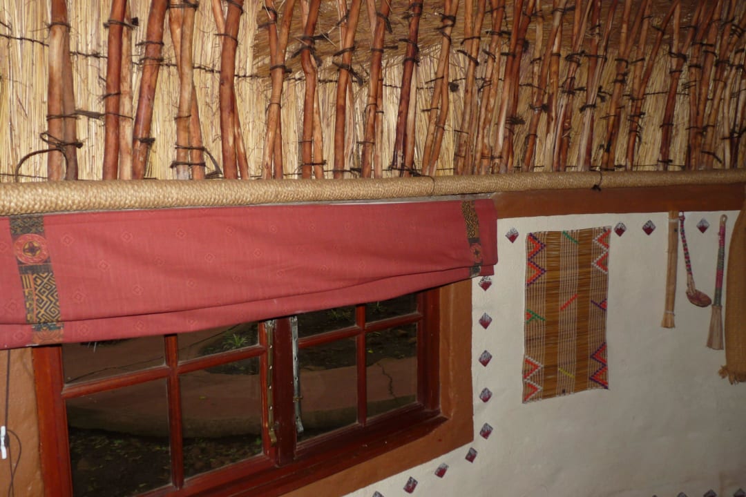 Kleine, niedrige Fenster auch Kniehöhe Hotel Protea Shakaland