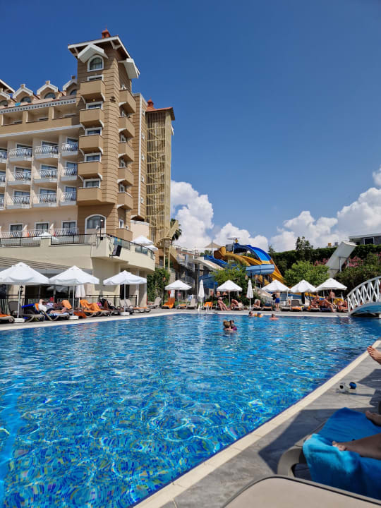 Pool Side Mare Resort & Spa