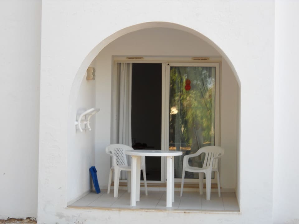 Blick auf die Terrasse Hotel El Mouradi Djerba Menzel
