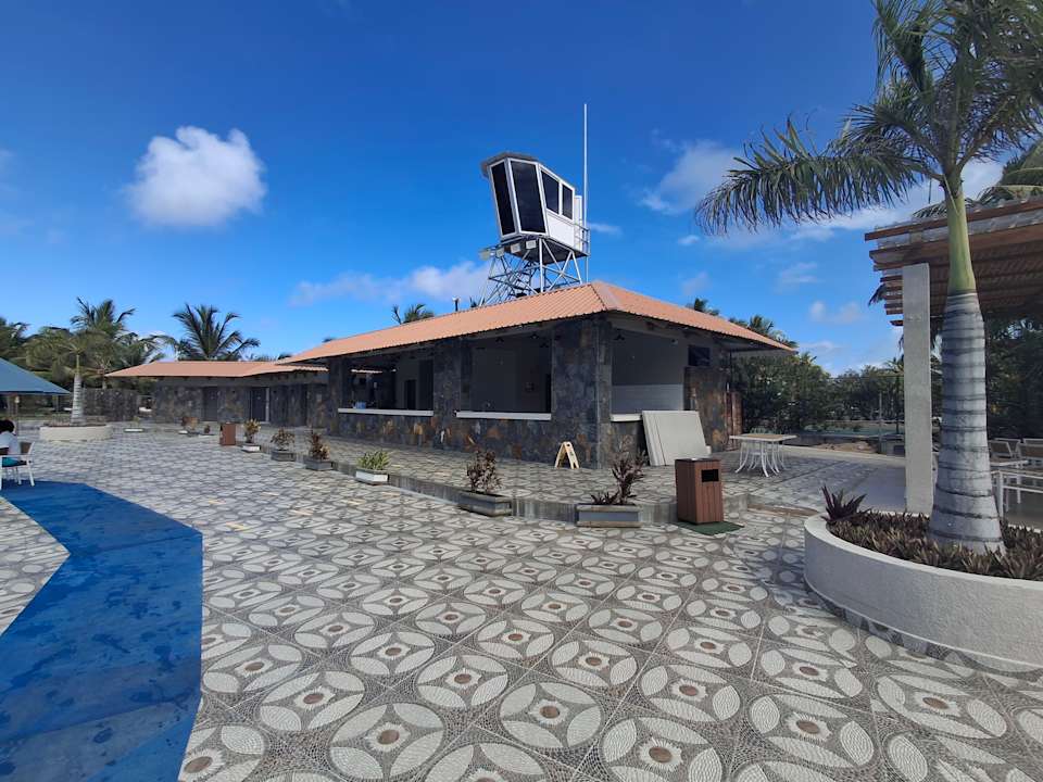 Pool Crystals Beach Resort Belle Mare, a member of Radisson Individuals