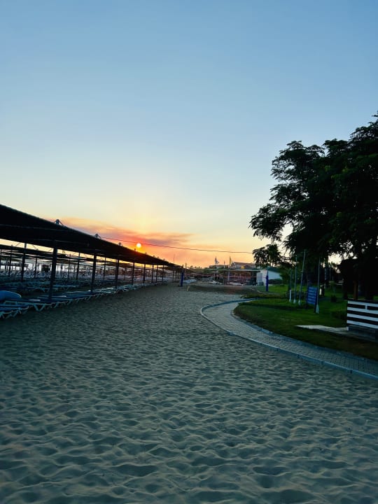 Strand Hotel Terrace Beach Resort