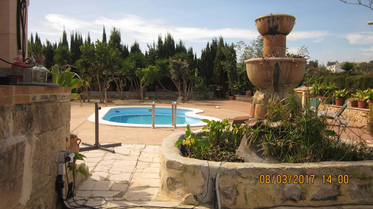 Abenteuerliche Verkabelung der Beleuchtungsanlage Finca Cas Pec