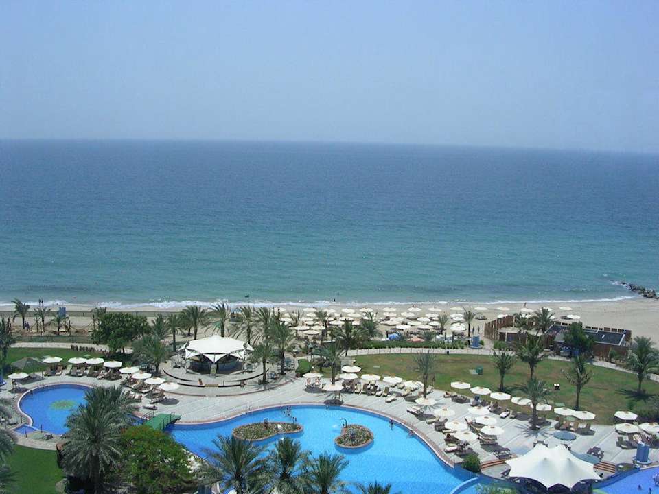 Pool mit Strand Hotel Le Meridien Al Aqah Beach Resort