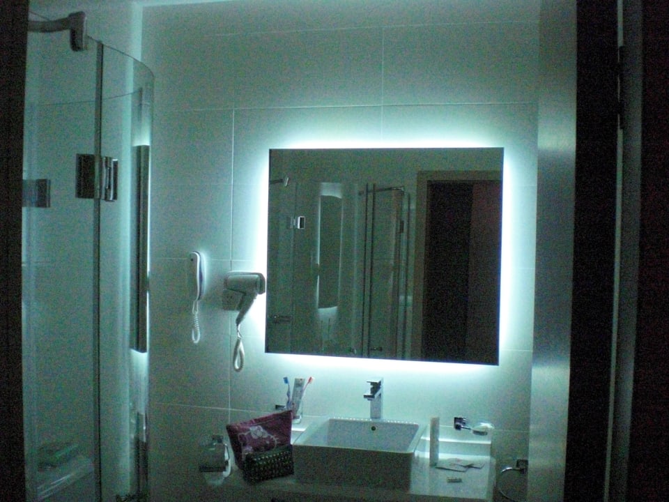 Bad mit LED hinterm Spiegel SH Dolce Vita