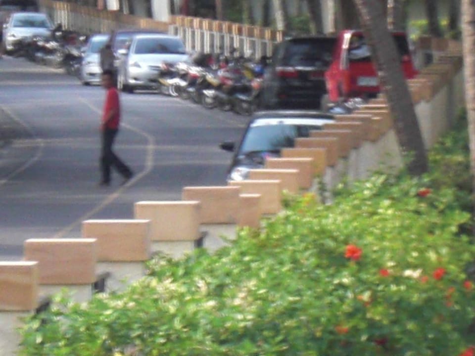 die kleine ruhige Strasse zwischen Club und Kata Beach Club Med Phuket