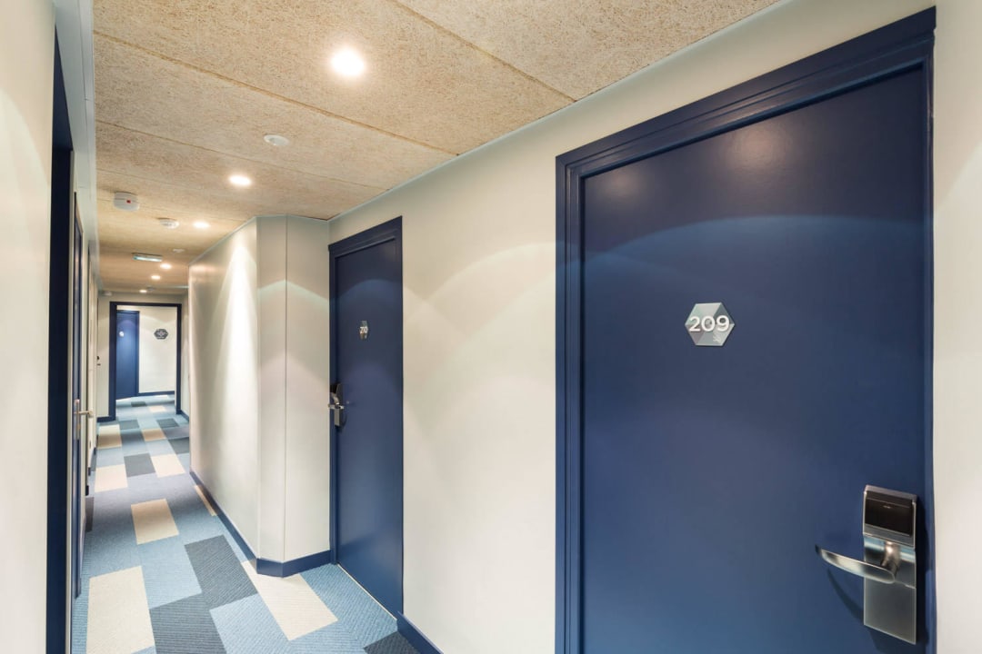 Floor Hotel Ozz by HappyCulture