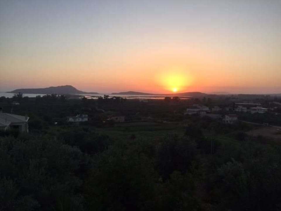 Sonennuntergang von der eigenen Terrasse!!! Hotel Thanos Village
