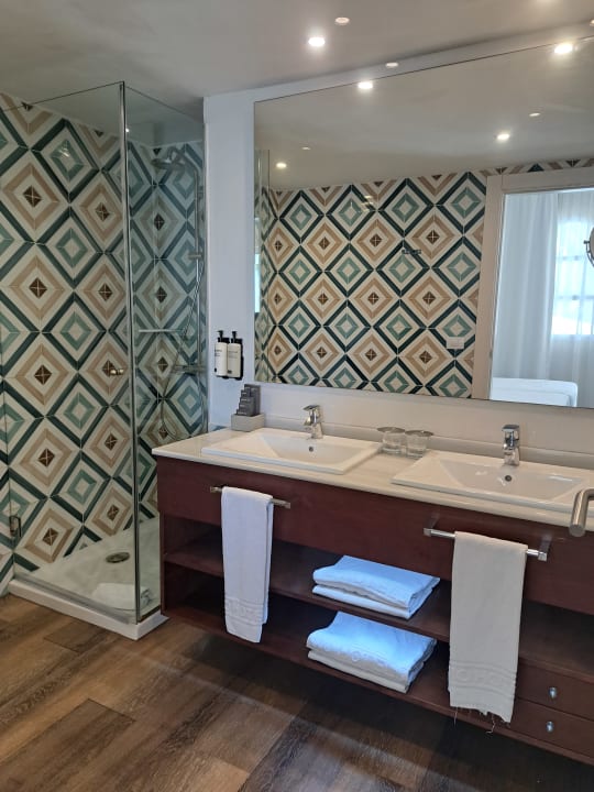 Zimmer H10 Ocean Suites