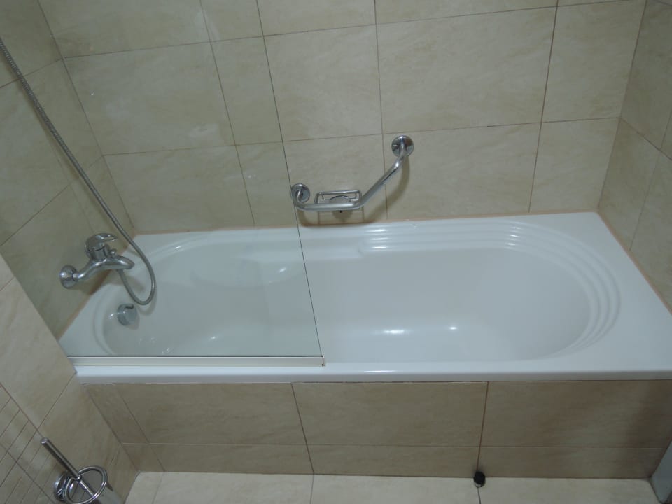 Wanne mit Duschabtrennung Hotel Calypso Beach