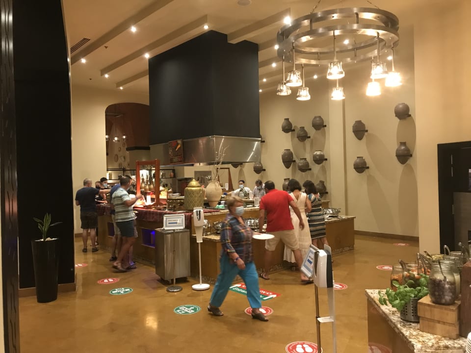Gastro The Cove Rotana Resort