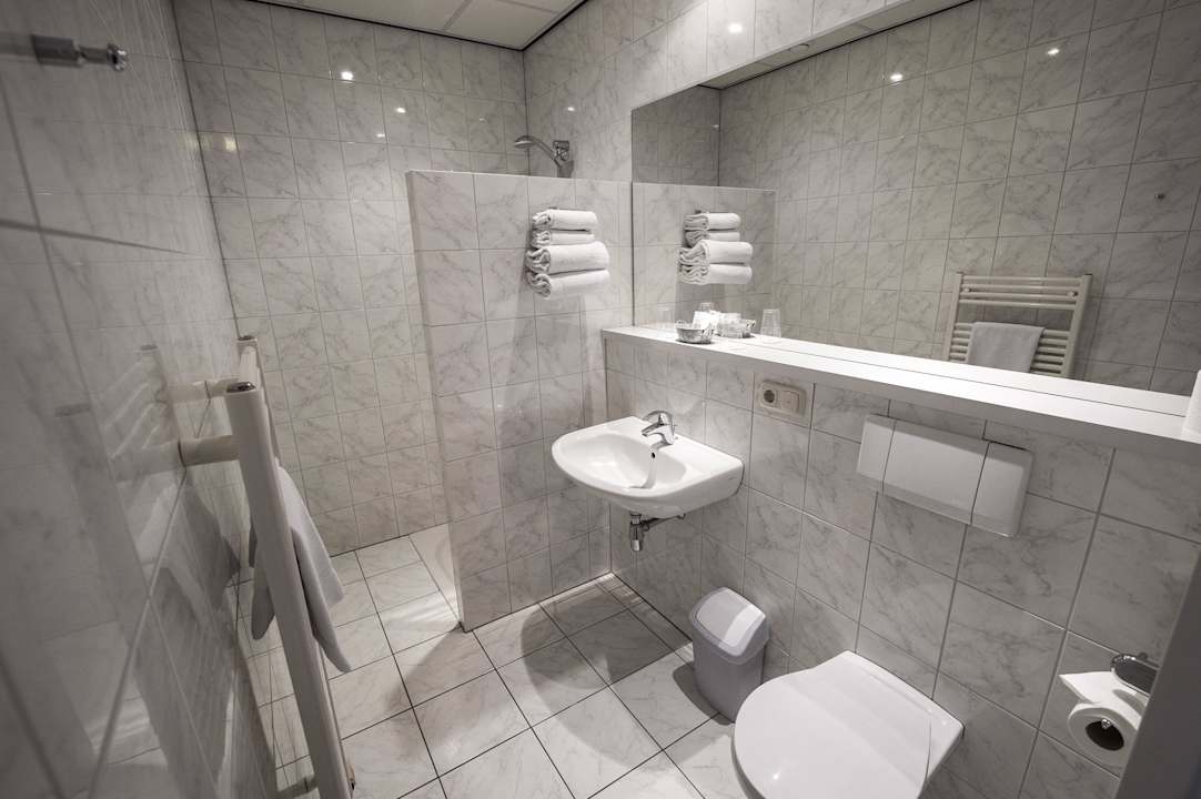 Dusche, Toilette Hotel in den Hoof