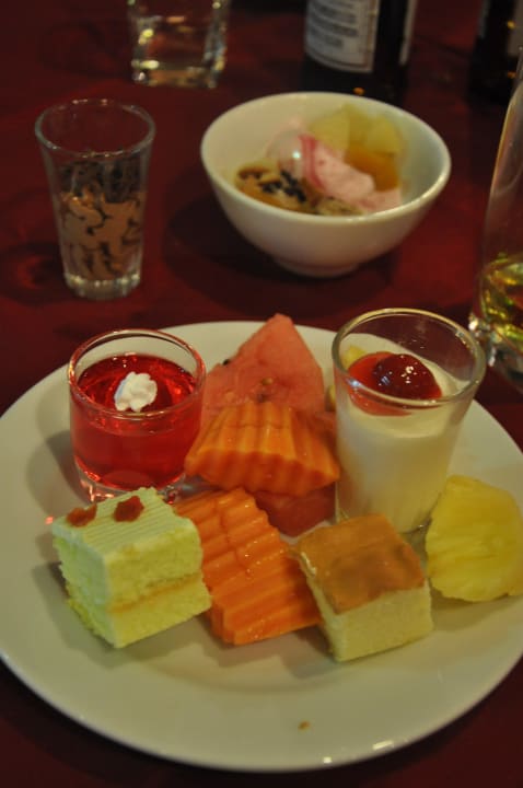 Deser Hotel Bangkok Palace