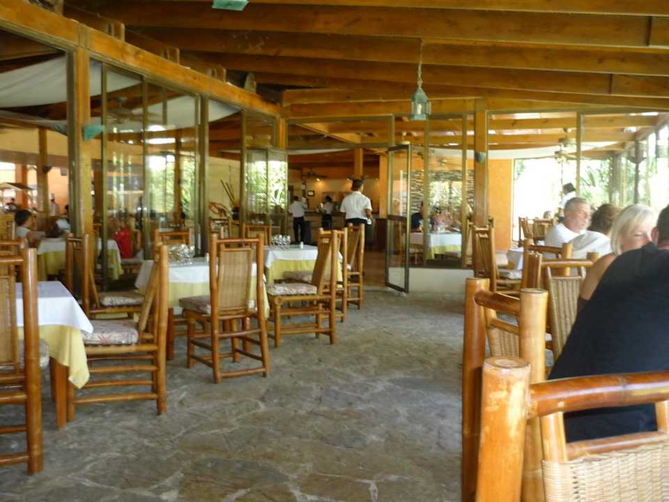 Mittagsrestaurant mit Aussenterrasse direkt am Meer Grand Palladium Select Bávaro Resort & Spa