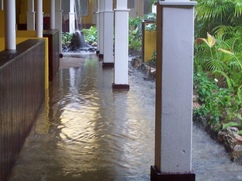 Nach 10 Minuten Regen Grand Muthu Club Caribbean Runaway Bay