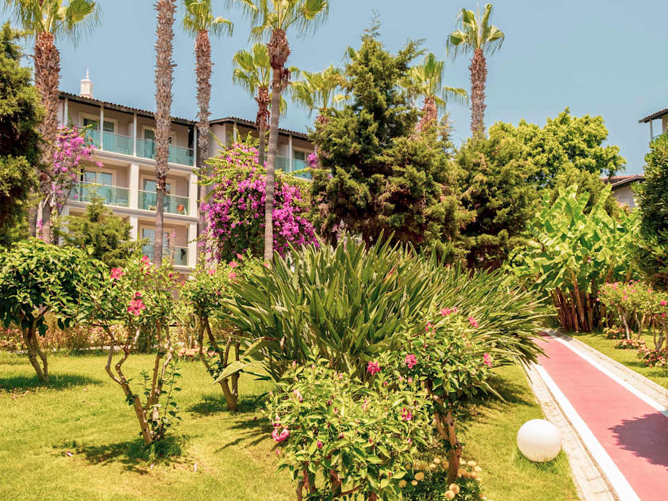 Gartenanlage Sealife Buket Resort & Beach