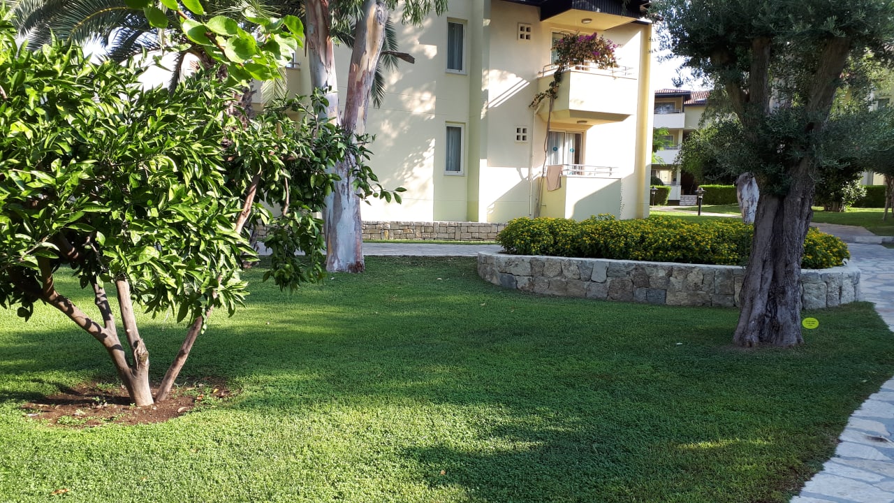 Gartenanlage Melas Holiday Village