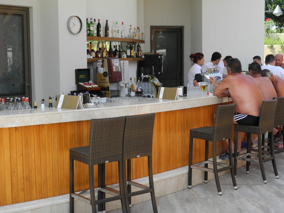 Pool Bar Commodore Elite Suites & Spa - Adults only