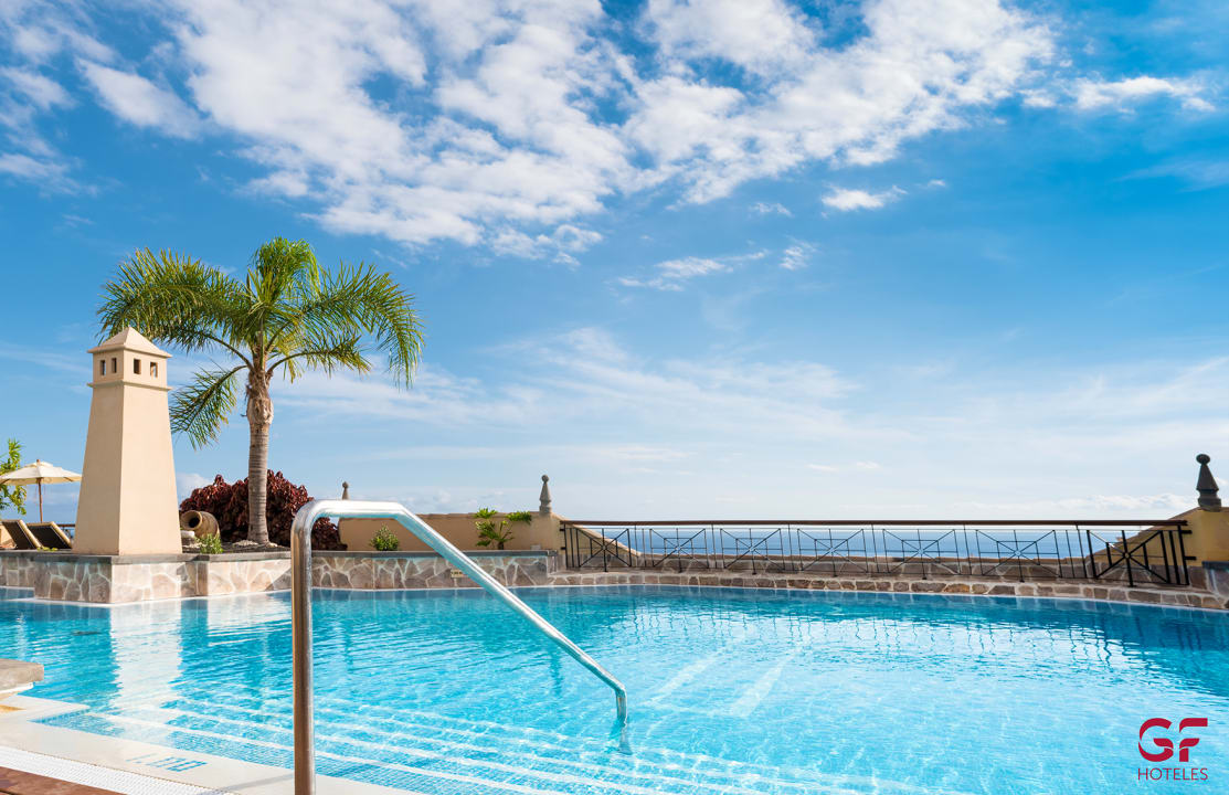 Pool GF Gran Costa Adeje