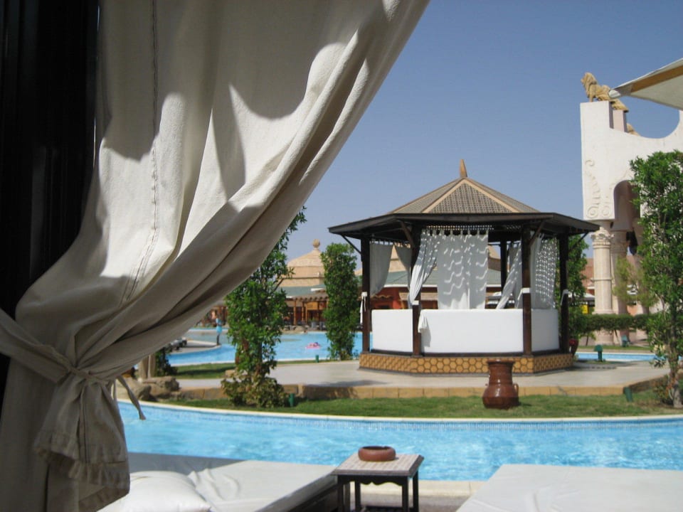 Ausblick auf den großen Pool Pickalbatros Jungle Aqua Park Resort - Neverland Hurghada