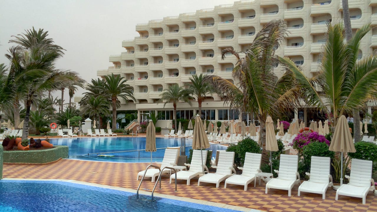 2 Hauptpools Hotel Riu Palace Tres Islas