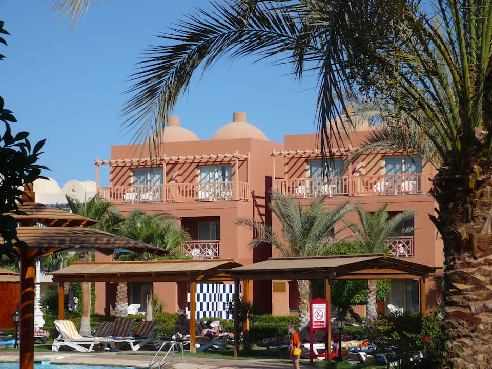 Ciekawy kształt budynków Titanic Beach Spa & Aqua Park