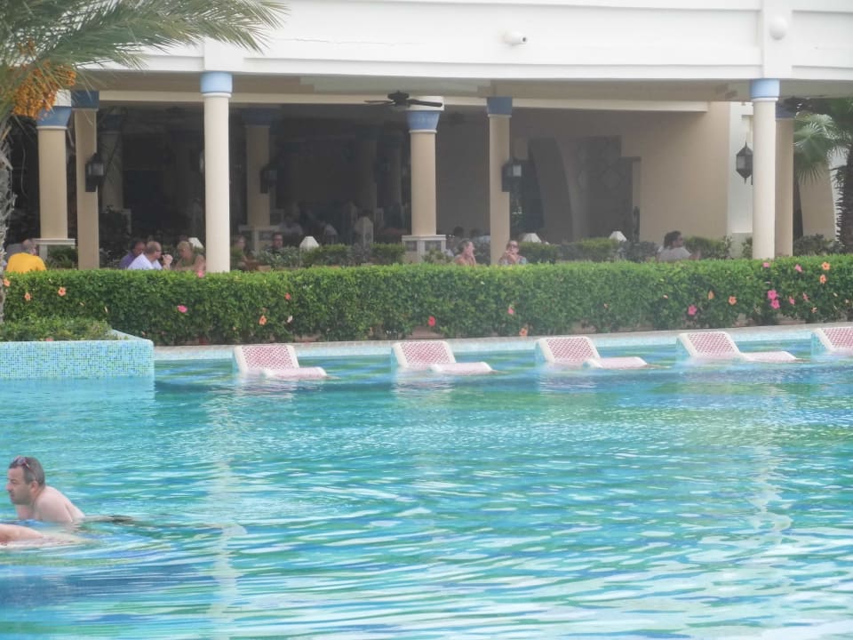 Pool Hotel Riu Karamboa