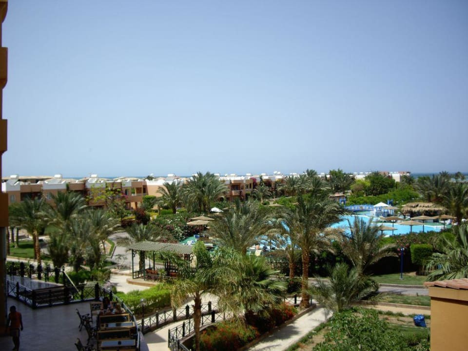 Blick über die Hotelanlage Golden Beach Resort