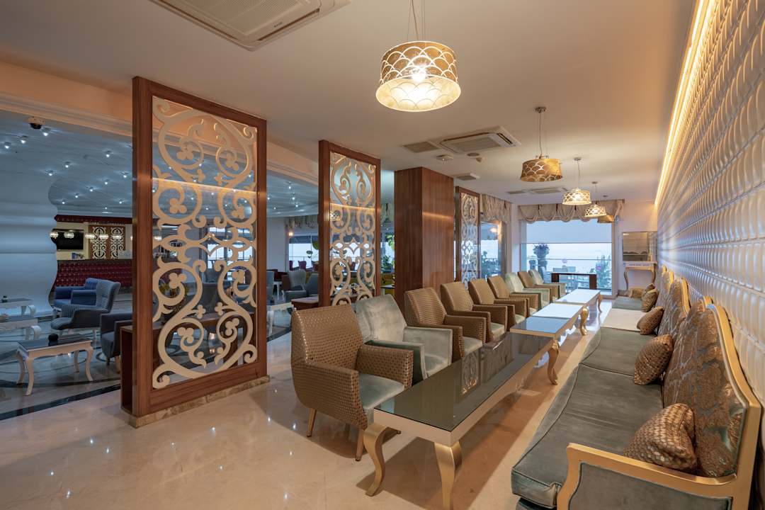 Lobby Justiniano Deluxe Resort