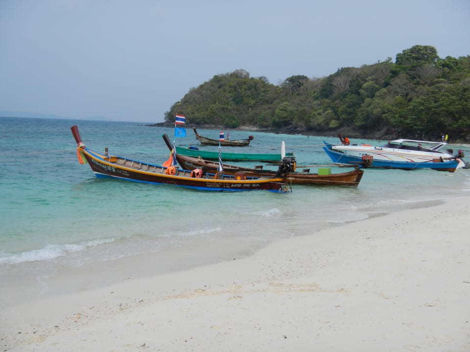 Bananabeach Hotel Coral Island Resort