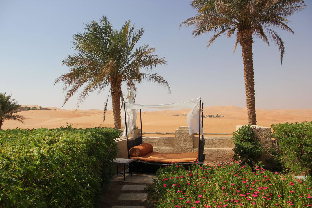 Kleine Ruheoasen am Pool Qasr Al Sarab Desert Resort by Anantara