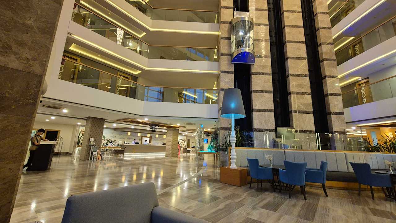 Lobby Sherwood Exclusive Lara